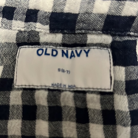 EUC Boys size S (6-7) Old Navy button up shirt - Picture 3 of 4